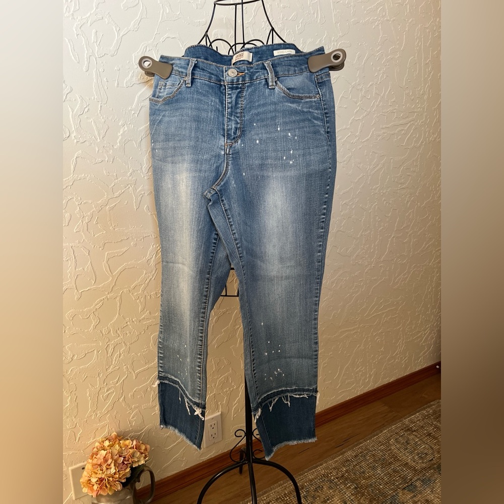 Vintage America Blue Distressed Boho Crop Jeans with Paint-Splatter - Picture 2 of 13